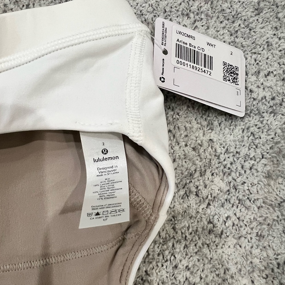 New Lululemon Bra C/D cup - Picture 3 of 3